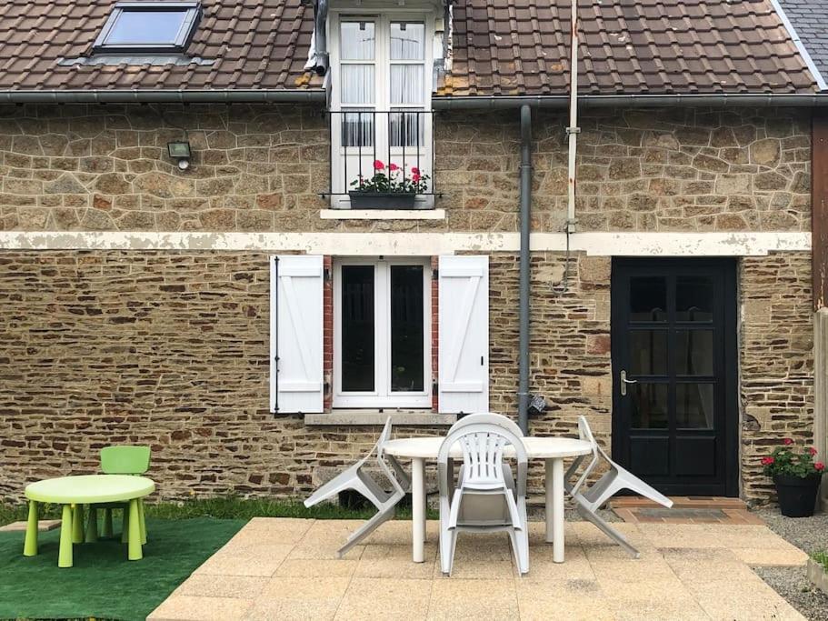 La Team Familly Vue Sur Le Mont St Michel Apartment Pontaubault Exterior photo